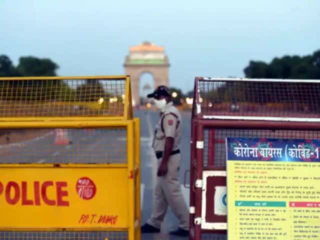 देश की राजधानी दिल्ली में कोरोना का कहर जारी, लगेगा 55 घंटे का वीकेंड कर्फ्यू #Delhi #NightCurfew