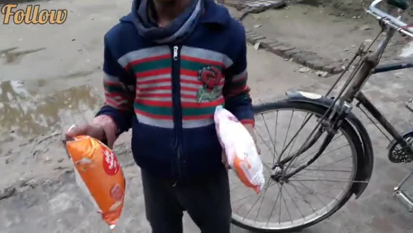 फ्री राशन का लाभ उठा रहे हैं लाभार्थी#rashan ।