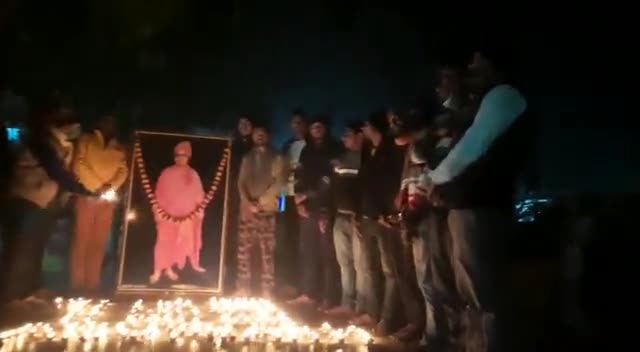 बाढ़: ABVP BARH द्वारा दीपोत्सव
159  वी जन्म जयंती के पूर्व संध्या पर 159 दीप जलाकर  #abvpvoice #swamivivekanand