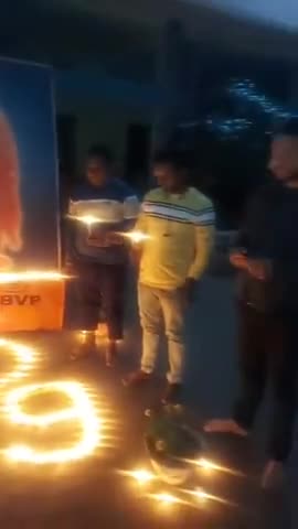 अखिल भारतीय विद्यार्थी परिषद, छपरा इकाई के द्वारा स्थानीय सरस्वती शिशु विद्या मंदिर के प्रांगण में स्वामी विवेकानंद जी के 159वीं जयंती के पूर्व संध्या पर दीपोत्सव कार्यक्रम का आयोजन किया गया।
#SwamiVivekanand
#NationalYouthDay