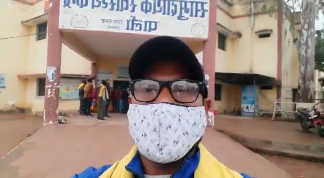 दादा हीरा सिंह मरकाम जी का 80वां जयंती पर सामुदायिक स्वास्थ्य केंद्र पाली में गोंगपा युमो पाली द्वारा फल वितरण किया।#ggp