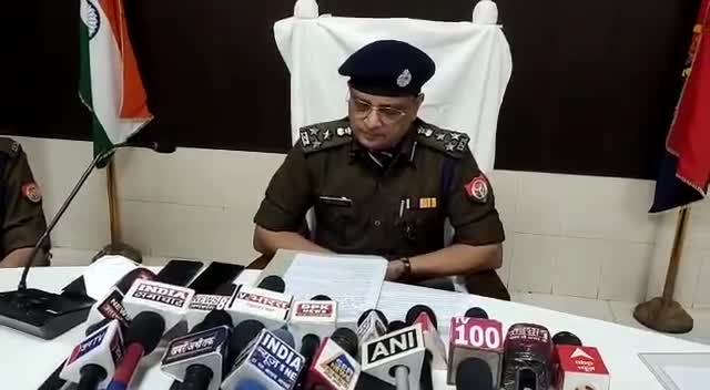 अवैध असलहा फैक्ट्री का भंडाफोड़ कर, बड़ी कार्यवाही करते हुए #थाना_न्यू_आगरा पुलिस टीम ने 03 अभियुक्तों को किया गिरफ्तार.