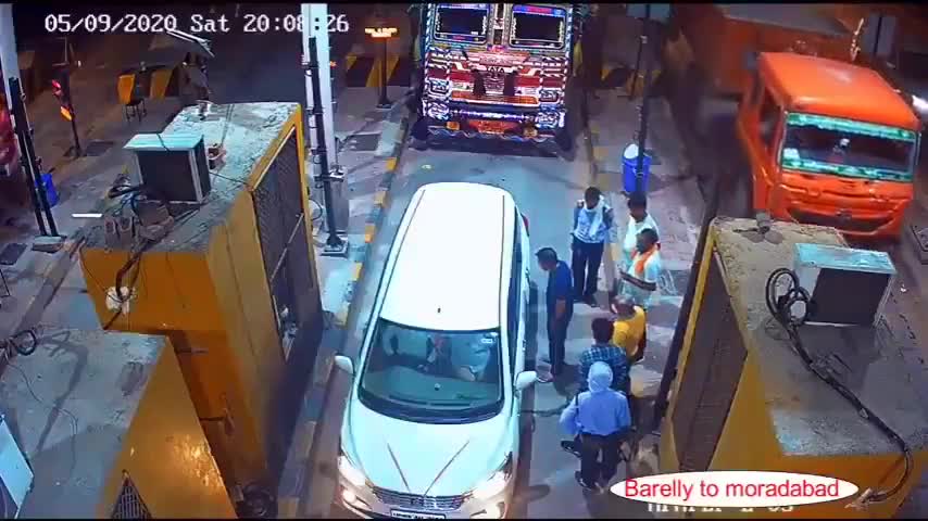 ‘टोल कर्मी’ ने सिखाया ‘जज साहब’ को कानून का पाठ, टोल देने से मना किया था #जज ने।।।