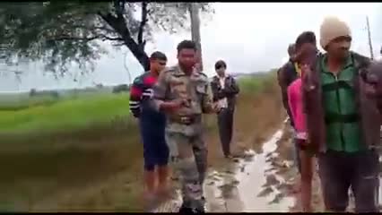 #मध्यप्रदेश_सरकार से एक #फौजी भाई ने मदद मांगी है ।