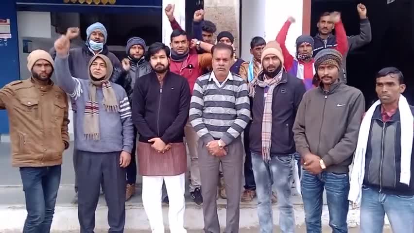 कल ग्राम खामखेड़ा जिला #विदिशा में #SKM द्वरा घोषित 31 जनवरी देश व्यापी #विश्वासघात_दिवस कार्यक्रम हेतु उपस्थित महासंघ की कोर कमेटी से स
चर्चा की।
#farmersprotest