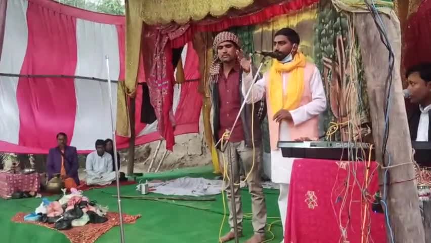 आज ग्राम #अकौना सुमीरगिरी बाबा के पवित्र स्थान में हो रही #रासलीला में पहुंच कर सभी का स्नेह आशीर्वाद प्राप्त किया #पीसी
