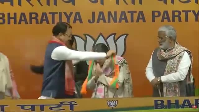 #BigNews आदरणीय श्री मुलायम सिंह यादव जी की छोटी बहू अपर्णा यादव जी BJP में शामिल हुईं। #Aparnayadav