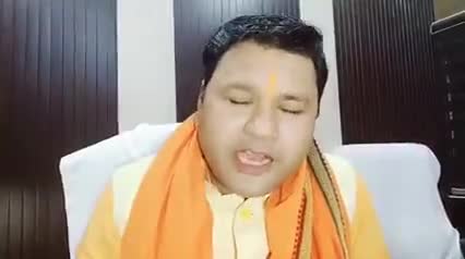 UP के हिन्दुओ अब फैसला तुम्हें करना है..

यूपी चुनाव में #सपा 80% मुस्लिमों को सीट दे रही है, वहीं #केजरीवाल, #कोंग्रेस और #मायावती भी 80% मुस्लिमों को उम्मीद्वार बना रही है.. मतलब जिनकी आबादी 20% है उनपर इतना भरोसा?