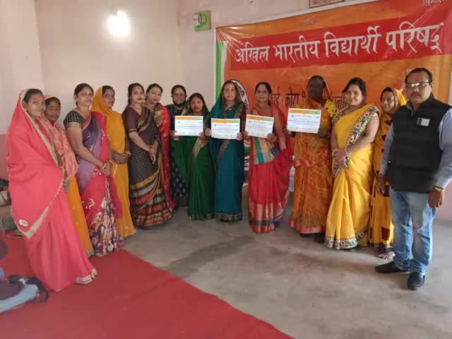 #AmritMahotsav 
  #अंत्योदय पंडित दीनदयाल उपाध्याय जी के दर्शन को समाज के अंतिम व्यक्ति तक विकास पहुंचाने वाले भारतरत्न श्री अटल बिहारी वाजपेई जी ने देश को एक नई दिशा दी थी । सुशासन स्थापित किया था। जिसे चरितार्थ करते हुए भाजपा महिला मोर्चा