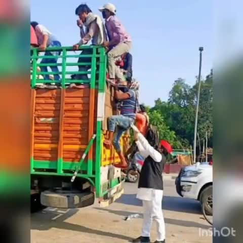#इंशाअल्लाह
मेरी दुआओं का सूरज जरूर निकलेगा,
सियाह रात के सीने से नूर निकलेगा।