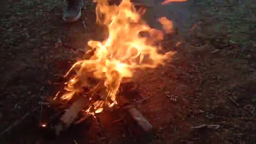 सर्दी से बचने के लिए आग मे तापते हुऐ 
#बावनमाताकीझोपडीयां