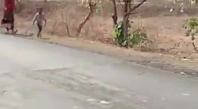 ये वही क्रूर BJP सरकार है😭😭😭

जिन्होंने हमारे दुधमुहों को दौड़ाया
अब उन्हें दौड़ाने का अवसर आ गया है.

#नहीं_चाहिए_भाजपा_सरकार