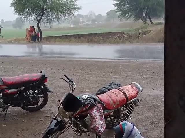 कुक्षी: Kuksi me jor dhar barish#bariarpurnews #rainnews