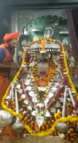 *#श्री_हनुमान_जी_महाराज जी की प्रातःकालीन शुभ मंगला श्रृंगार आरती दर्शन।* *#श्री_हनुमानगढ़ी_अयोध्याधामजी।। पूजन अर्चन