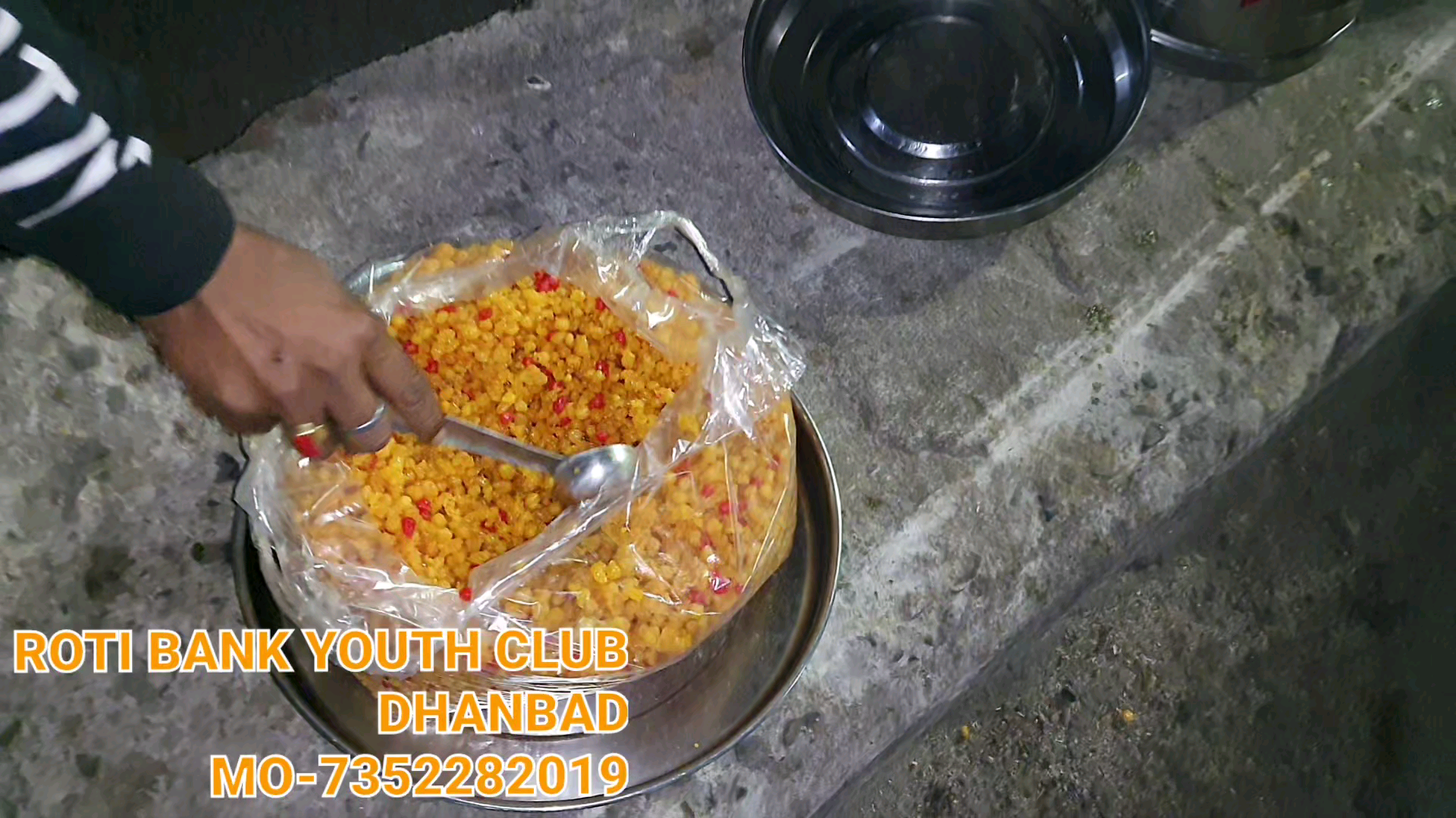 भूख से बड़ी कोई मजबूरी नही होती और 
रोटी से बड़ी कोई ताकत नही होती 
#rotibankyouthclub 
#dhanbad
#free food
