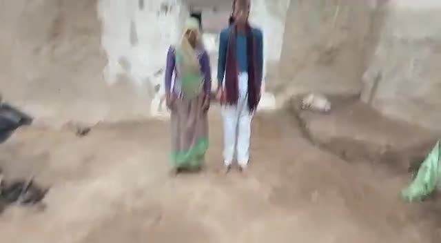 छतरपुर तहसील के ग्राम कलानी में गरीब लोगों को नही मिल पा रहा है शासन की योजनाओं लाभ 
#गरीब_परेशान_है
#भ्र्ष्टाचार