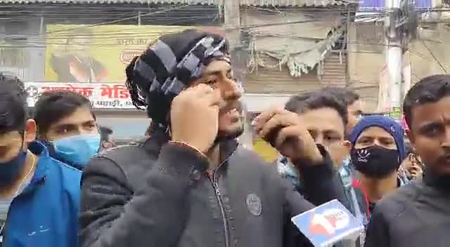 हर साल दो  करोड़ रोजगार और बिहार में 19 लाख नौकरी के जुमले में आशु गैस के गोले और लाठी डंडे खाते है । #ntpc_scam #patna