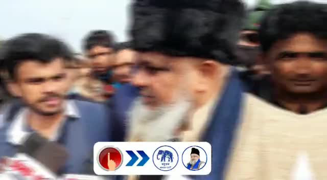 नोमीनेशन दाखिल करने के बाद लोगों से मुलाकात करते हुए...

#shakeelahmad #sambhal #bsp #badlao #mayawati #shakeelahmadbsp