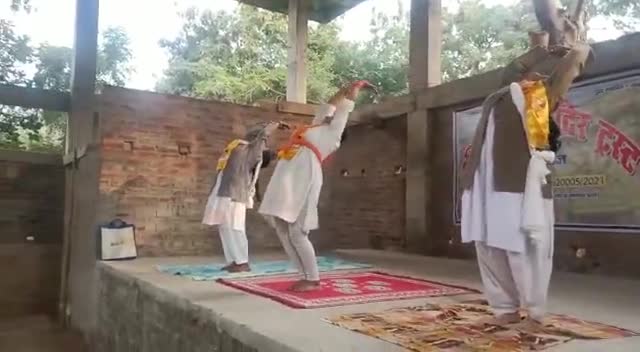 गणतंत्र दिवस के शुभ अवसर पर पलामू महिला पतंजलि प्रभारी के द्वारा विष्णु मंदिर डाल्टनगंज के प्रांगण में 
#सूर्य_नमस्कार🌅