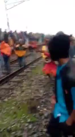 बिहार: बिहार शरीफ स्टेशन पर विद्यार्थियों ने rrb ntpc result के खिलाफ protest किया #rrb#ntpc#biharsharif#nalanda