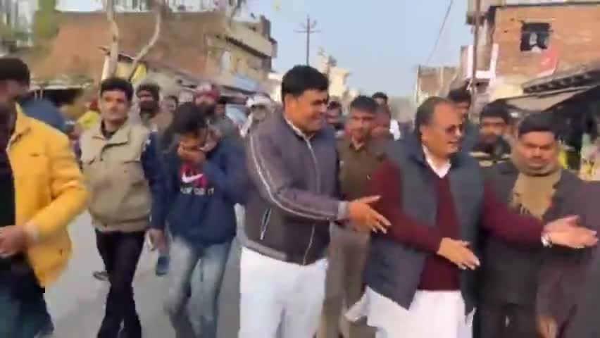 लंभुआ: #Santosh पांडेय लंभुआ ने चांदा में पैदल यात्रा किया