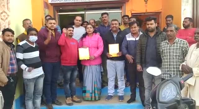 #BJPMP_बूथ_विस्तारक योजना को लेकर आज अमीर गंज रविंद्र नाथ टैगोर वार्ड  क्रमांक 45मैं योजना का कार्य प्रारंभ 
उपस्थिति में मंडल विस्तारक जिले के उपाध्यक्ष गीता गुप्ता जी युवा मोर्चा के जिला अध्यक्ष मृदुल मिश्रा जी मंडल अध्यक्ष बागीश जी सौरभ