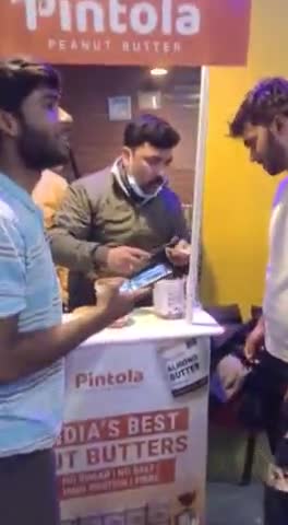 #जितना या जिम फिटनेस के लोगों के लिए करती है कोई और नहीं#paynet butter के शौकिन लोगो को फिटनेस बॉक्स जिम की तरफ से एक दिन मुफ्त खिलाया गया