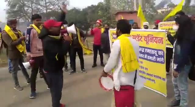 दरभंगा: #lnmu रिजल्ट में हुए धांधली के विरोध में #msu ने किया उग्र आंदोलन

#news #breakingnews #latest #darbhanga #bihar
