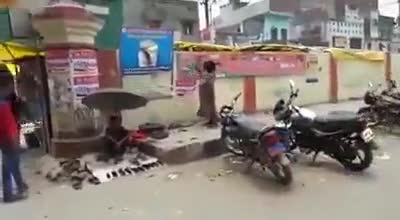 औरंगाबाद: #पागल को समझ मे आरहा है पर हमारा देश के लोग को नहीं@