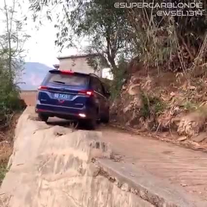 #Possibly the most dangerous #place to turn your #car around ever 😬