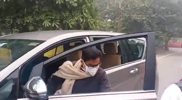 सपा सरकार बनने से पहले ही पुलिस वाले करने लगे सैल्यूट
#मैनपुरी #कानपुर#राजनीत