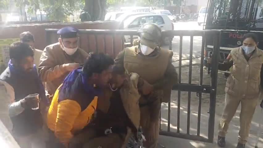 हिसार: आंदोलन बाद में इंसानियत पहले का संदेश देती ये वीडियो#हिसार