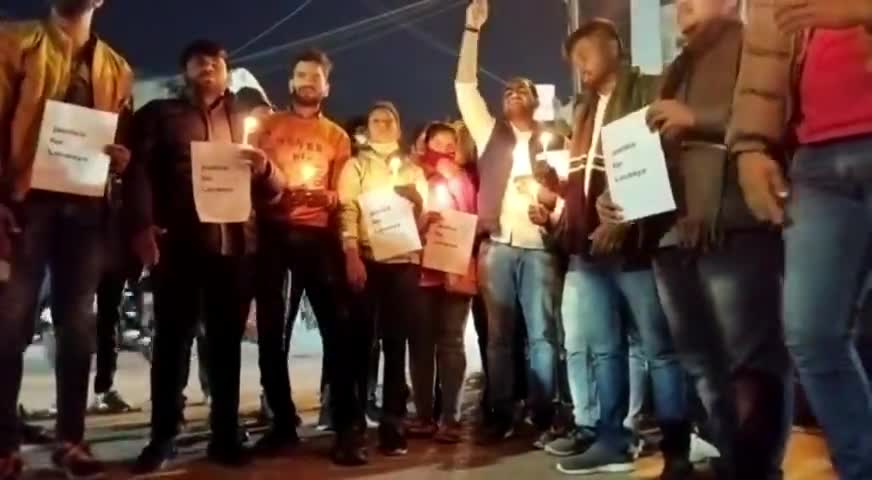 जबरन मत परिवर्तन हेतु ईसाई मिशनरियों की प्रताड़ना से तंग आकर आत्महत्या करने वाली 17 वर्षीय छात्रा लावण्या को शीघ्र न्याय प्रदान करने की मांग को लेकर महाकौशल प्रांत के जबलपुर में अभाविप कार्यकर्ताओं ने धरना-प्रदर्शन किया।

#JusticeForLavanya