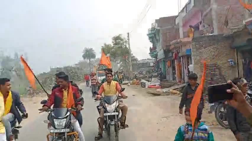 #गोरखपुर, #khajni , #gorakhpur  # #BELGHAT
आज #बेलघाट मे भगवान श्री महाकाल मंदिर से कलश यात्रा निकाली गई। 
#रवि#राज#भट्ट