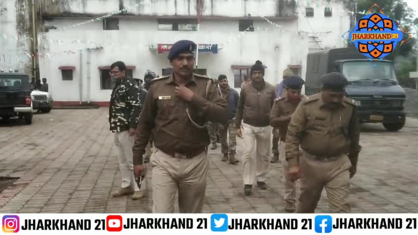 ललमटिया के पुलिस जवानों को कीचड़ में करनी पड़ रही है फ्लैग मार्च! #Jharkhand21
