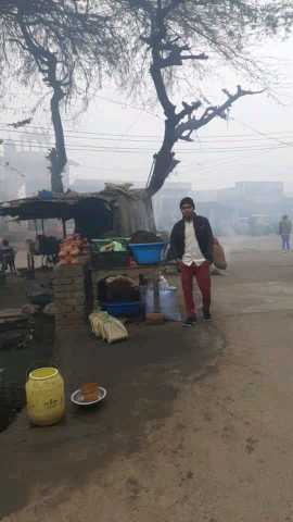 नूह: नूह शहर मे सुबह धूप निकलने के बाद अचानक से कोहरा आया विज़िबिलिटी बहुत कम कृपया वाहन चालक वाहन धीरे चलाये#कोहरा #nuh