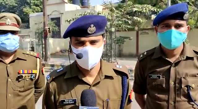 श्रीमान पुलिस अधीक्षक नगर द्वारा फ्लैग मार्च के संबंध में दी गई बाइट..
#agrapolice393 #spcityagra
