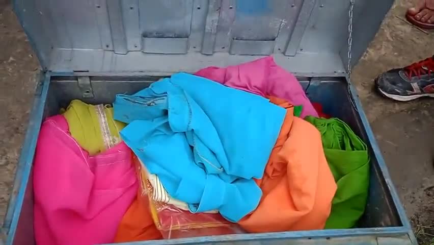 बेटी विवाह के लिए एकत्रित कर रखें पैसा, गहना एवं कपड़ा पर चोरों ने किया हाथ साफ।

#Harlakhi #madhubani