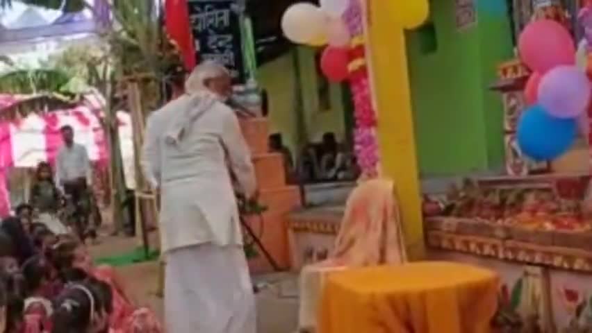 श्री मद भागवत कथा मैं मनाया श्री कृष्ण जन्मोत्सव। खुटियारी मैं हुआ है संगीतमय भागवत का आयोजन। #treditional #bhakti #god