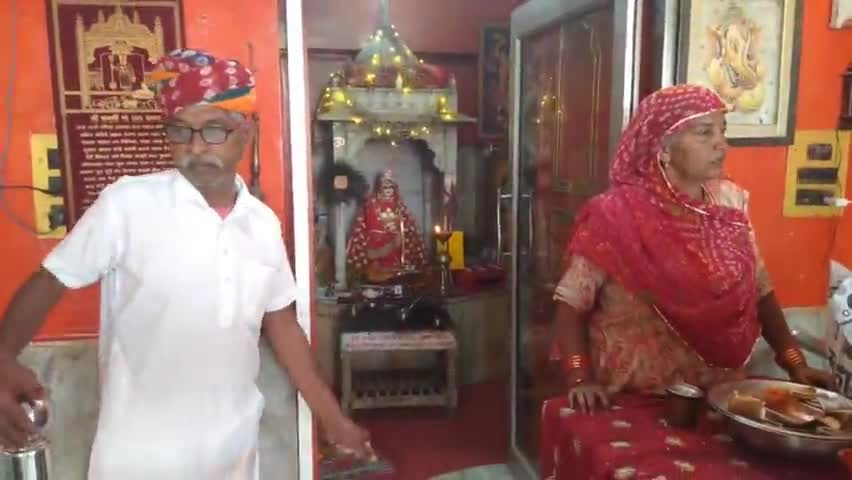 हनुमानगढ़: #जंक्शन के सुरेसिया स्थित करणी माता मंदिर में हुआ भंडारे का आयोजन