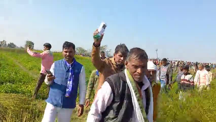 भीम आर्मी के राष्ट्रीय मुख्य सचिव एवं मैनपुरी जिलाध्यक्ष मोनू कुमार आजाद अपनी टीम के साथ कानपुर मंडल के #बेला_बर्रू