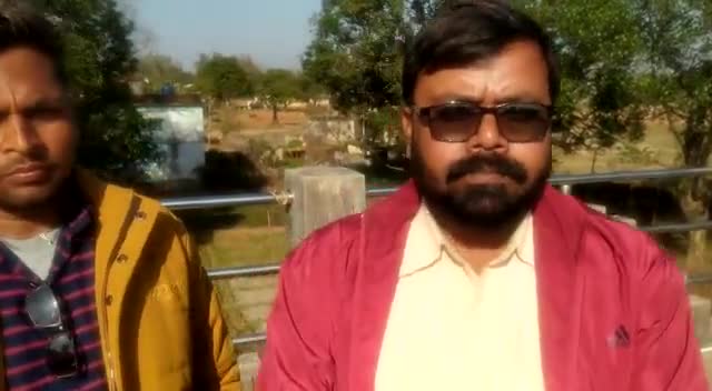 बिरनी: ##कुछ दिन पहले भाकपा माले छोड़ कर JMM में शामिल हुए थे  जिन्हें भकपा माले कमी खाली और पुनः भाकपा माले दामन थामा﻿