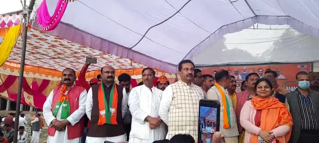 आयोजित जनसभा में #डिप्टी सीएम केशव प्रसाद मौर्य योजनाओ का उल्लेख करते हुए बोले ये तो अभी ट्रेलर है पिक्चर अभी बाकी है