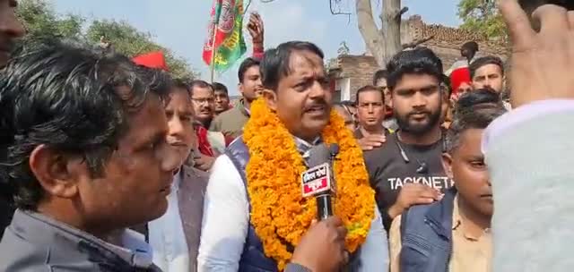 बरखेड़ा का क्या है मन 
परिवर्तन, परिवर्तन।

जय परिवर्तन, तय परिवर्तन।

#UPWithAkhilesh #barkherawithhemraj