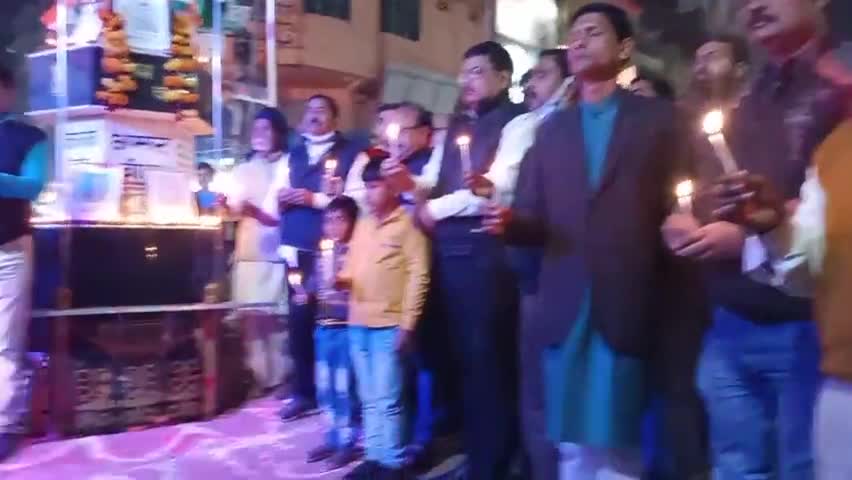 पुलवामा में शहीद हुए वीर सैनिकों को मुंगेर स्थित विजय चौक पर दी गई श्रद्धांजलि 🙏🏼🇮🇳 #munger #crpf #pulwamamartyr