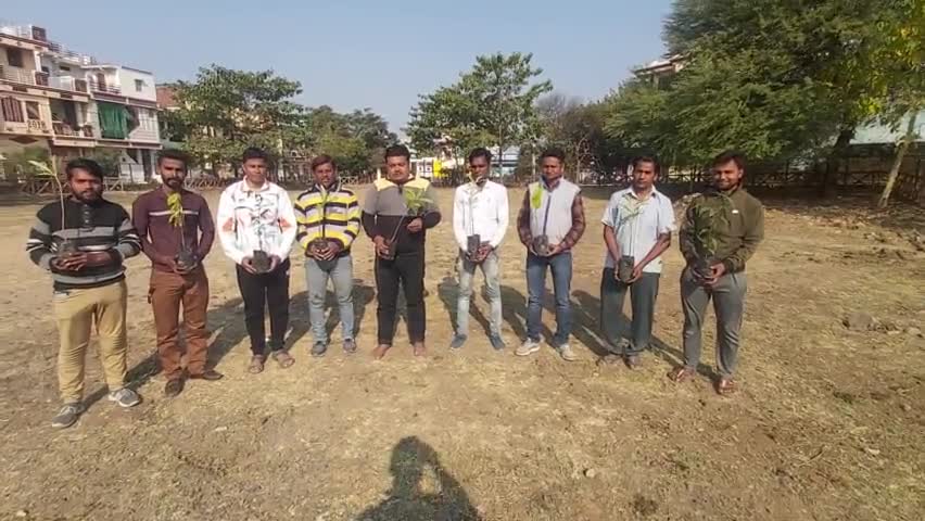 जम्मू कश्मीर के पुलवामा में शहीद हुए माँ भारती के वीर सपूतों की याद में आज नर्मदापुर युवा मंडल नर्मदापुरम द्वारा गुरुगोविंद सिंह पार्क में पौधरोपण कर पौधांजली देकर नमन किया गया।
#pulwama_attack