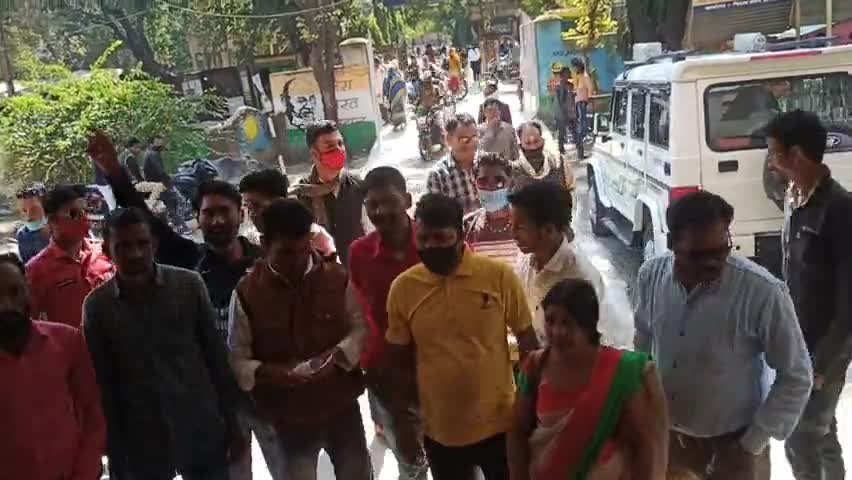 सिरोंज: लटेरी में हुई गौ हत्या के विरोध में युवा कांग्रेस सिरोंज द्वारा SDM मैडम को राजपाल के नाम ज्ञापन सौंपा 
#युवा_कांग्रेस