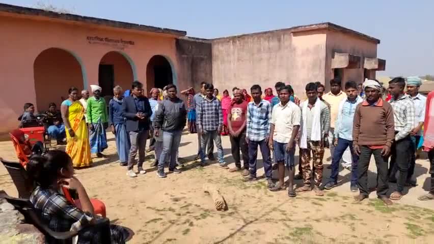 चकाई: #चकाई प्रखंड अंतर्गत सरौन पंचायत के वार्ड नंबर 12 में सचिव का चुनाव वार्ड सदस्य अध्यक्षता में शांतिपूर्वक कराया गया