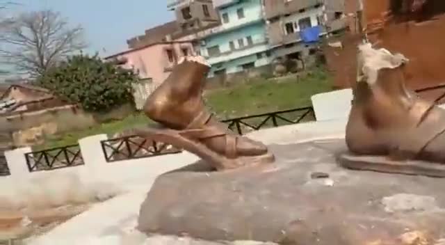 चंपारण: महात्मा गांधी की लगी प्रतिमा को असामाजिक लोगों तोड़ा,ऊपर के हिस्से को दूर फेंका।
#champaran