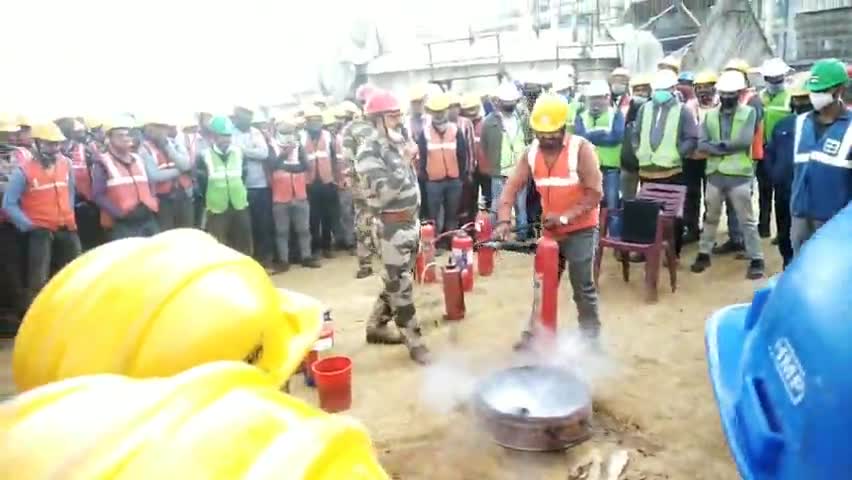 पतरातू: PVUNL NTPC Patratu Bhel UNIT 3 में आग बुझाने की कामगर साथी को ट्रेनिंग दी गयी #pvunl #ntpc #patratu